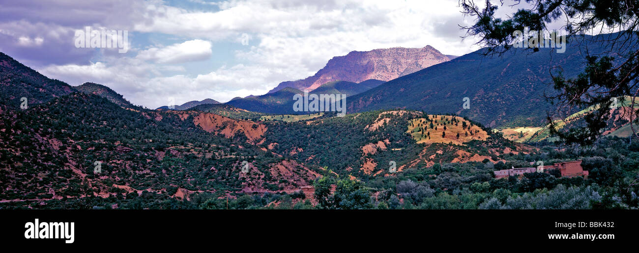 Une vue panoramique du paysage dans la vallée de l'Ourika au Maroc Banque D'Images