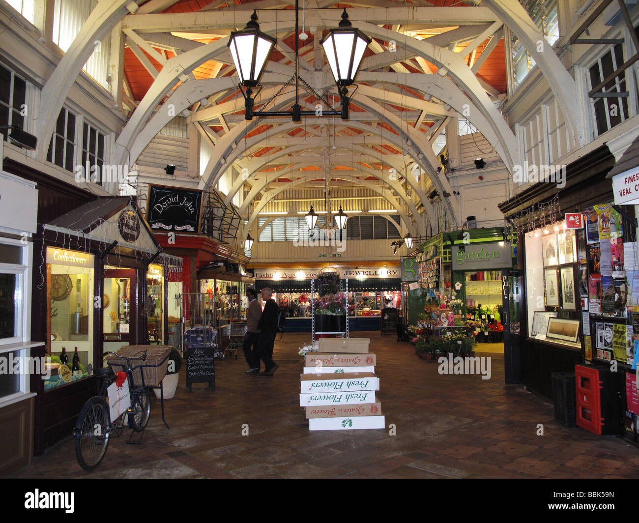 Une vue à l'intérieur du marché couvert d'Oxford, dans le centre de Oxford UK Banque D'Images