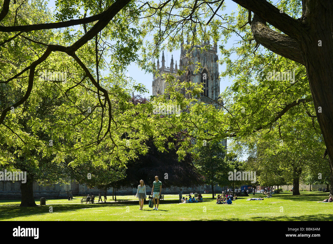 York Minster de Dean's Park, York, North Yorkshire, Angleterre Banque D'Images