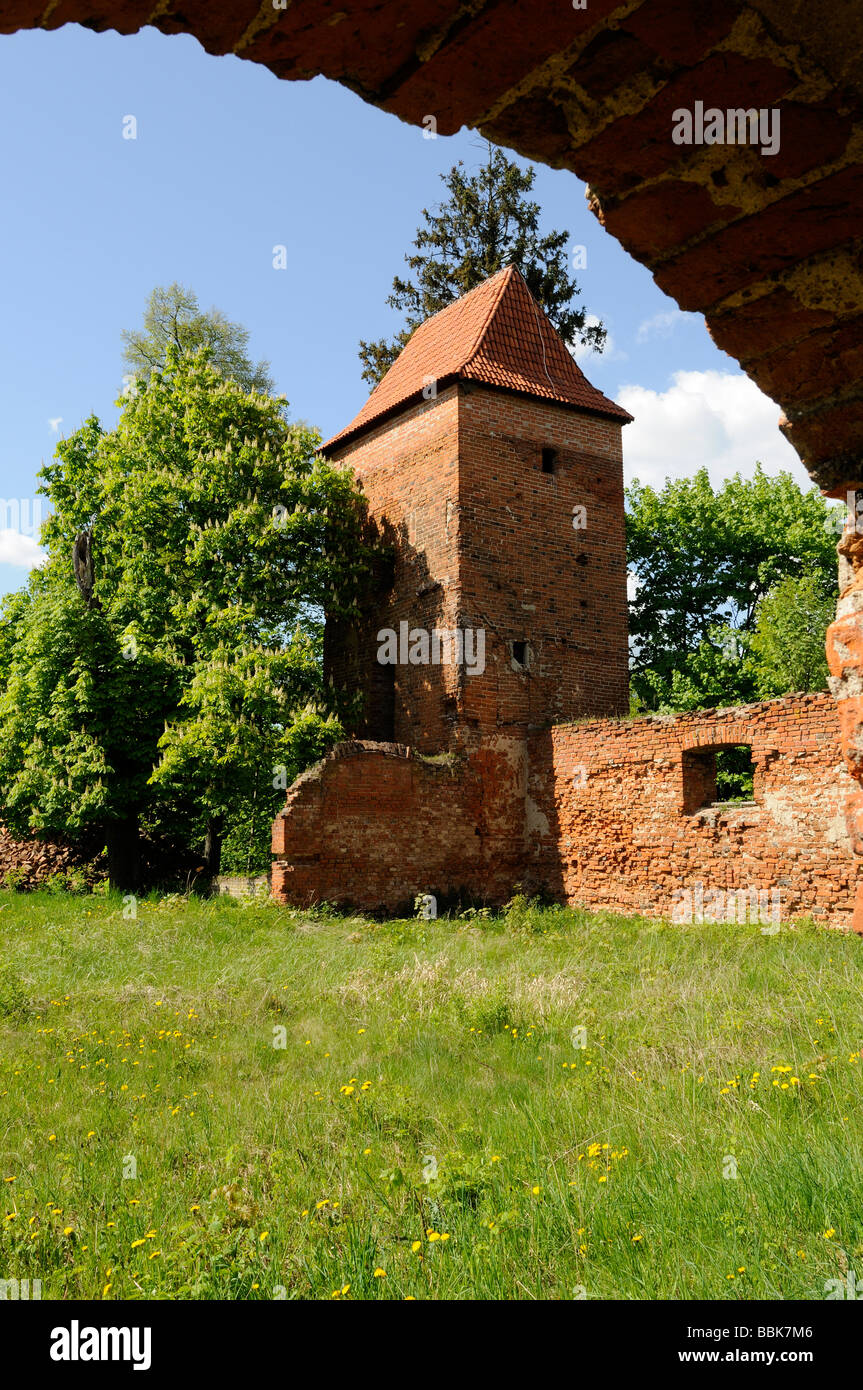 Ruines du château Teutonique dans Szymbark, Warmian-Masurian Voivodeship, Pologne Banque D'Images