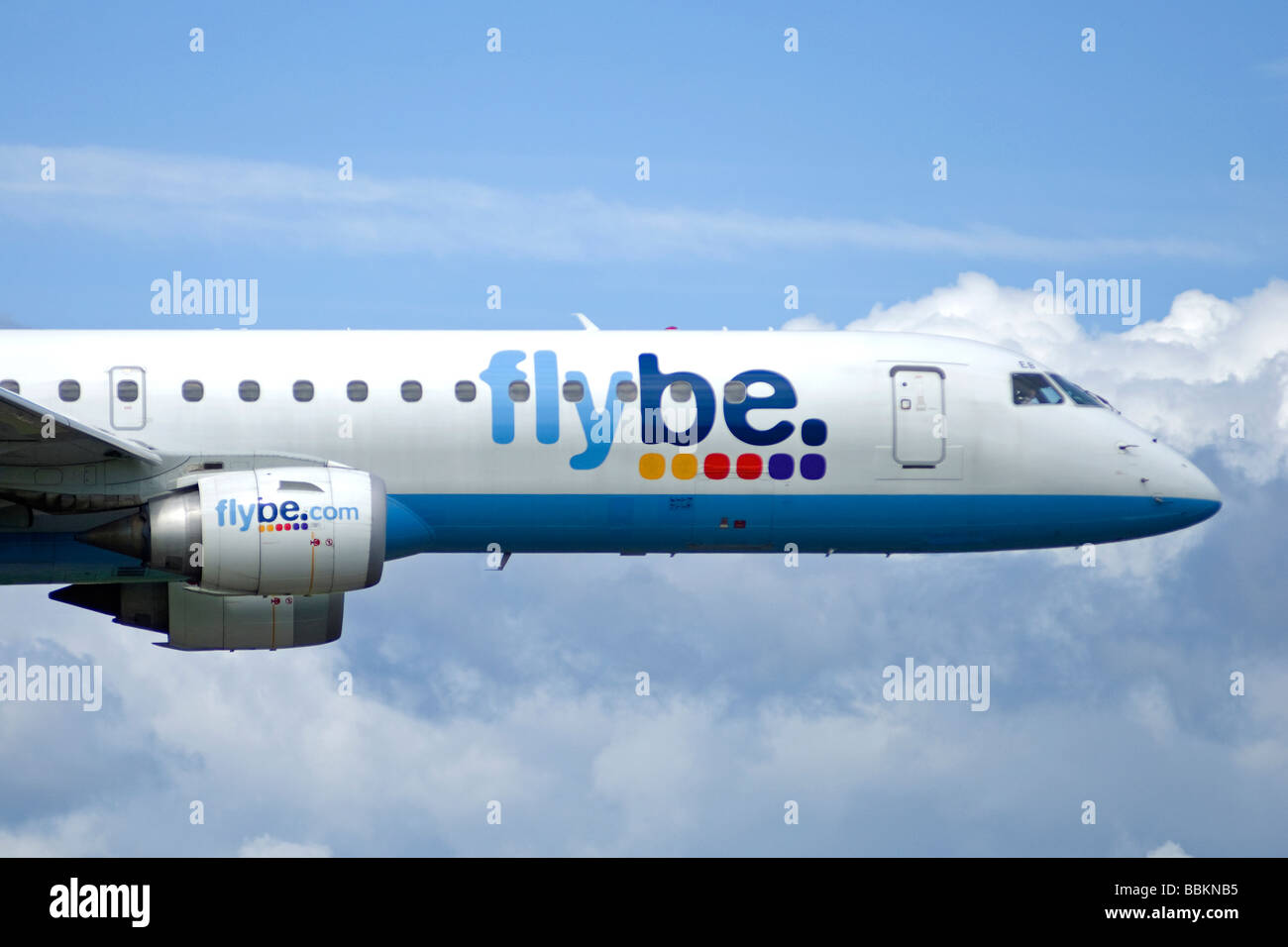 Flybe Embraer ERJ-195 Avion civil E190-200 Inscription série G-FBEB 2499 SCO Banque D'Images