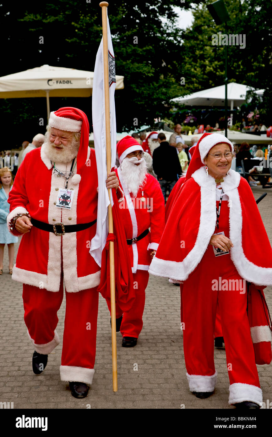Trois Pères Noël à Bakken amusement park, Silkeborg, Danemark Banque D'Images