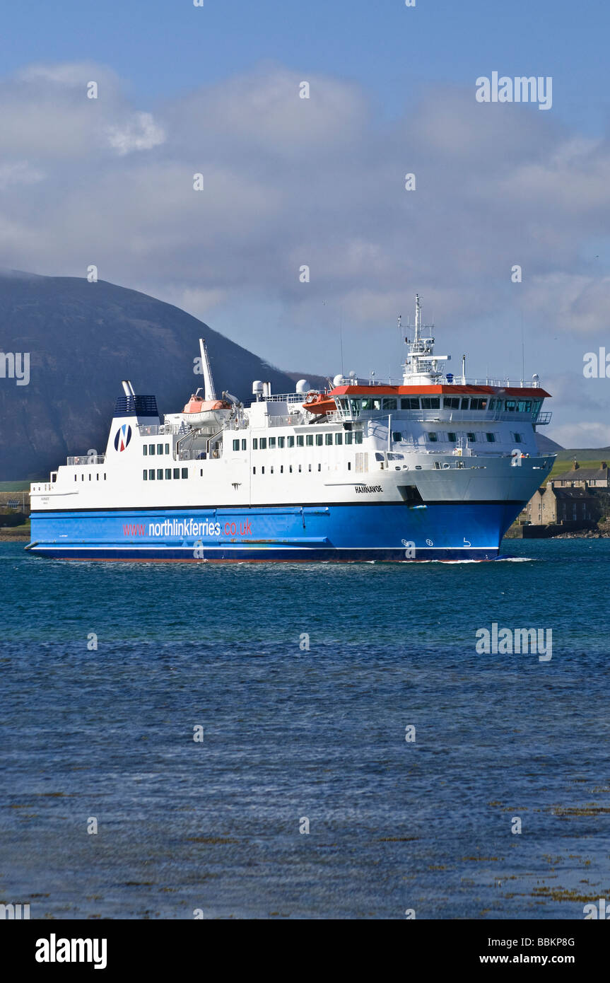 Ferry Northlink dh voyage voiture voyageurs ORCADES MV Hamnavoe arrivant Stromness Banque D'Images