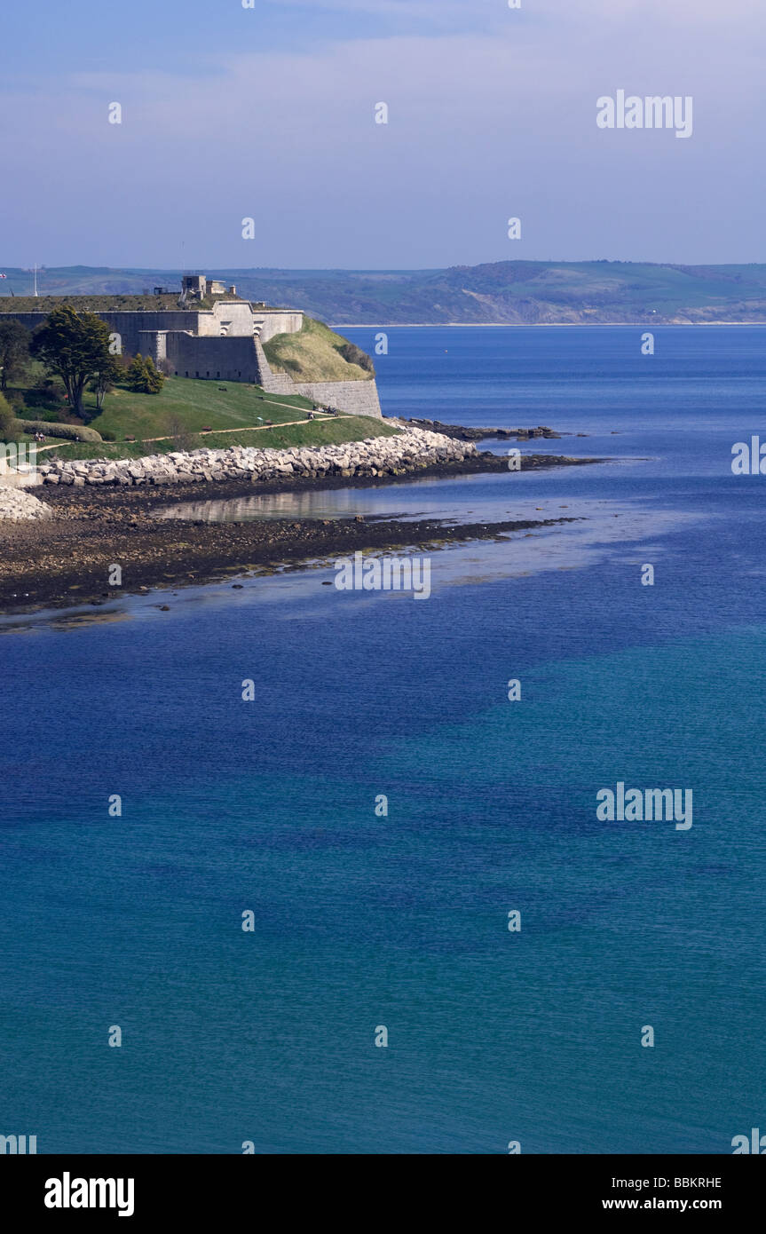 Fort de Nothe (à gauche de l'image) à Weymouth, Dorset, dominant de l'approche de port de Weymouth. Banque D'Images