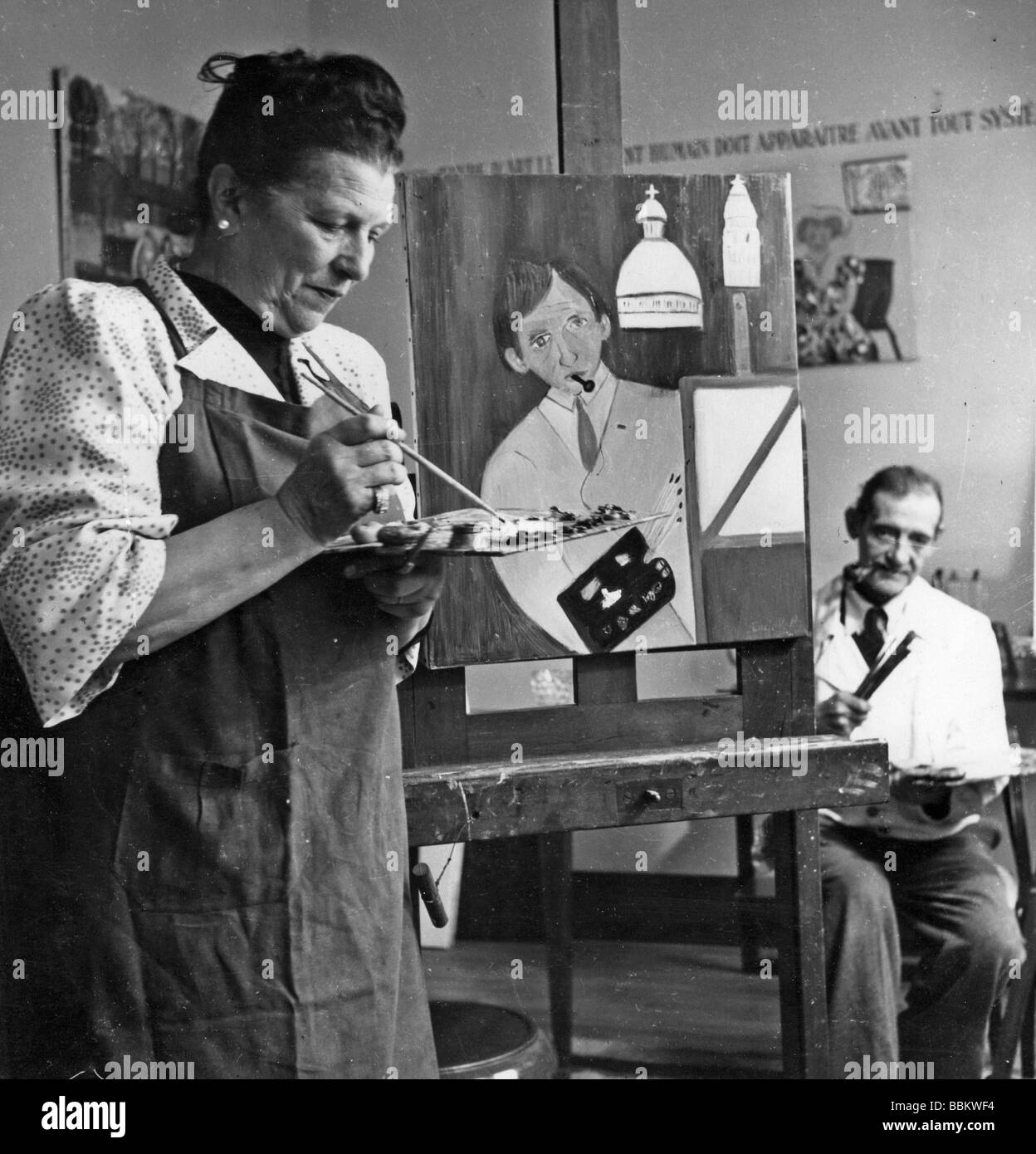 MAURICE UTRILLO peintre français avec sa femme Lucie Valore à Le Vesinet, juste en dehors de Paris en 1950 Banque D'Images