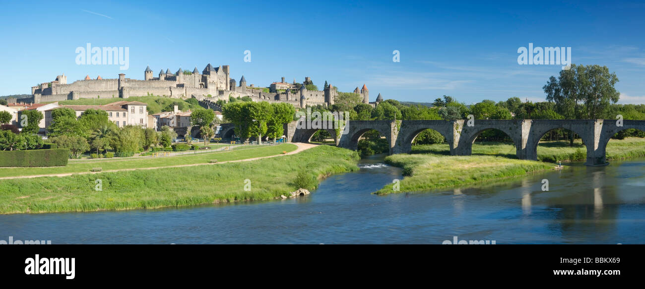 Carcassonne sur la rivière Aude. Languedoc Rousillon. France Banque D'Images