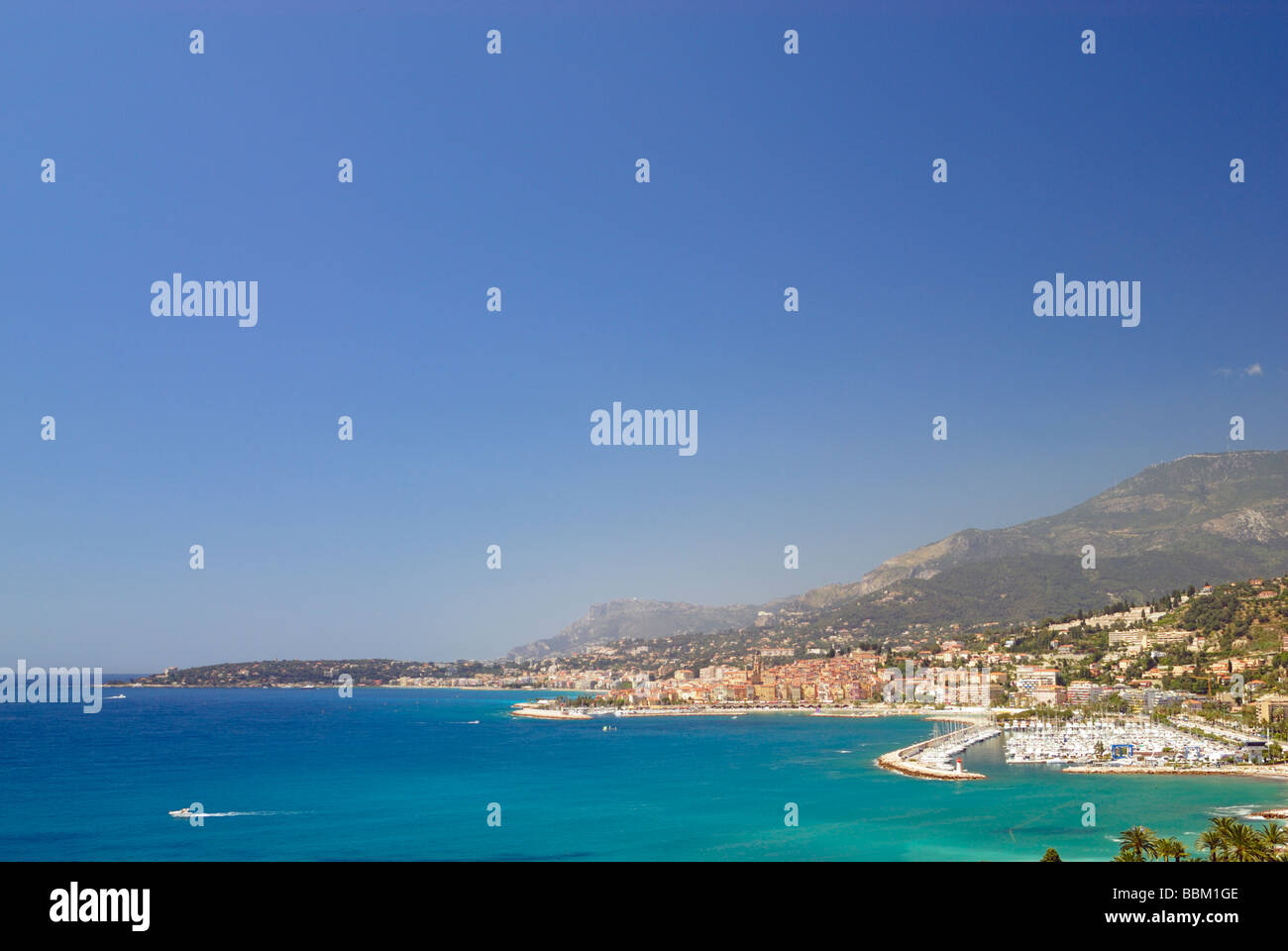 Vue panoramique sur la côte d'azur et Menton ville française Banque D'Images