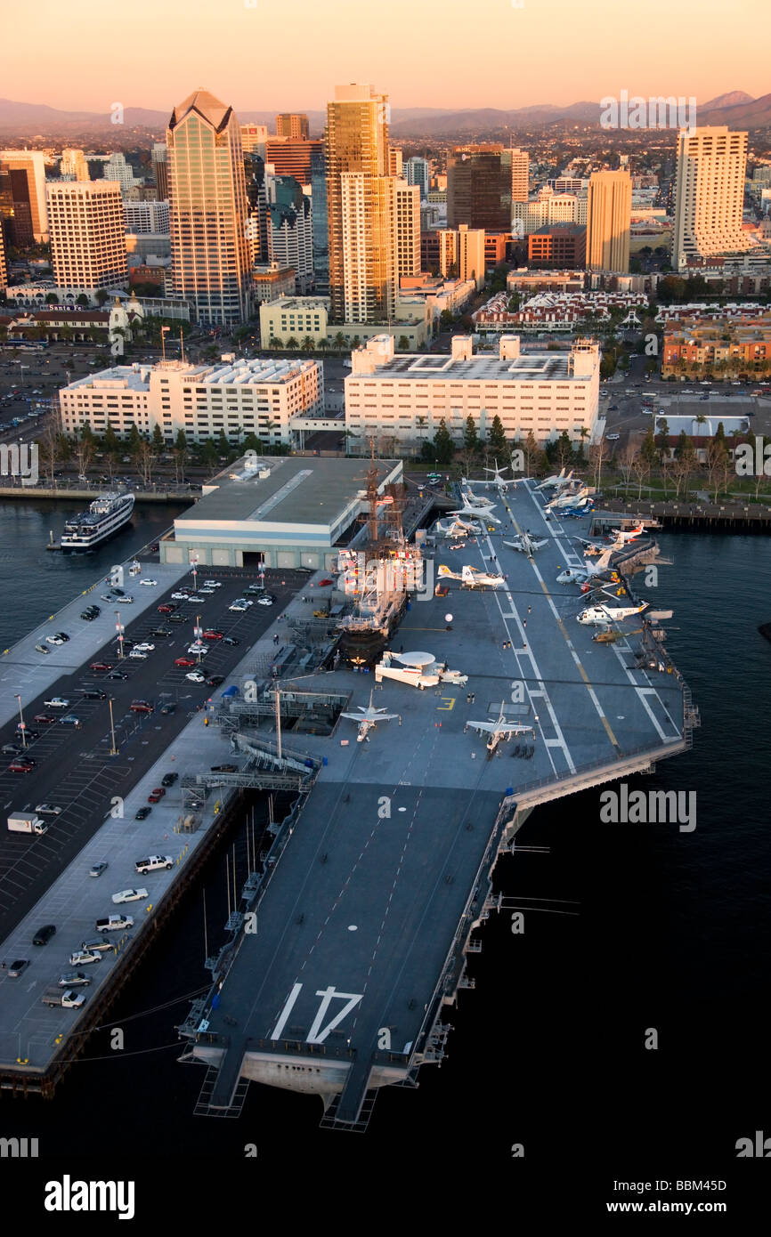 La Marine porte-avions USS Midway centre-ville de San Diego en Californie Banque D'Images