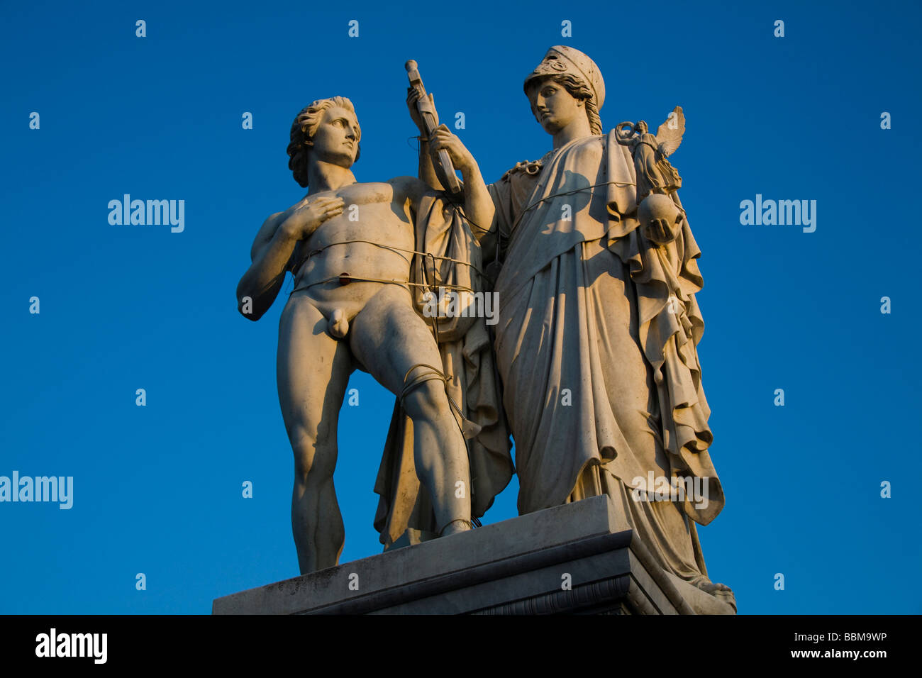 Statues de Karl Friedrich Schinkel sur le Schlossbruecke bridge, Mitte, Berlin, Germany, Europe Banque D'Images