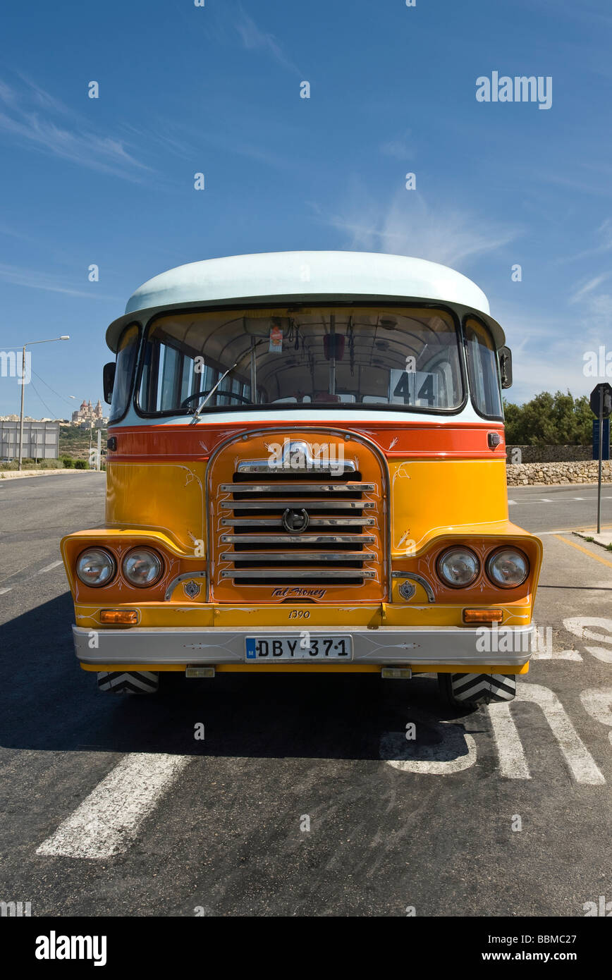 Vieux bus typique, Malte Banque D'Images