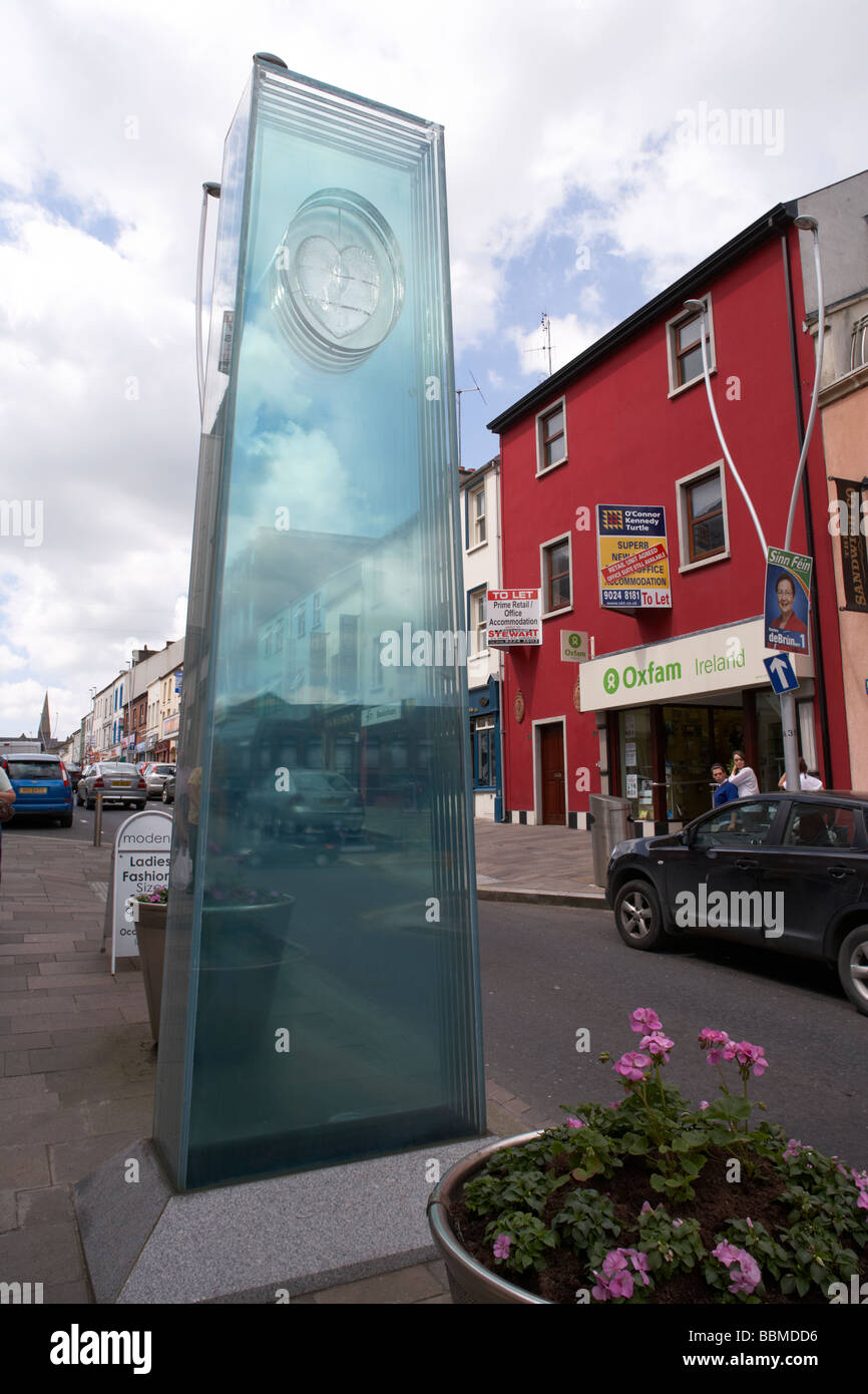 Mémorial sur le site de l'explosion de la bombe d'Omagh omagh County Tyrone Irlande du Nord uk Banque D'Images