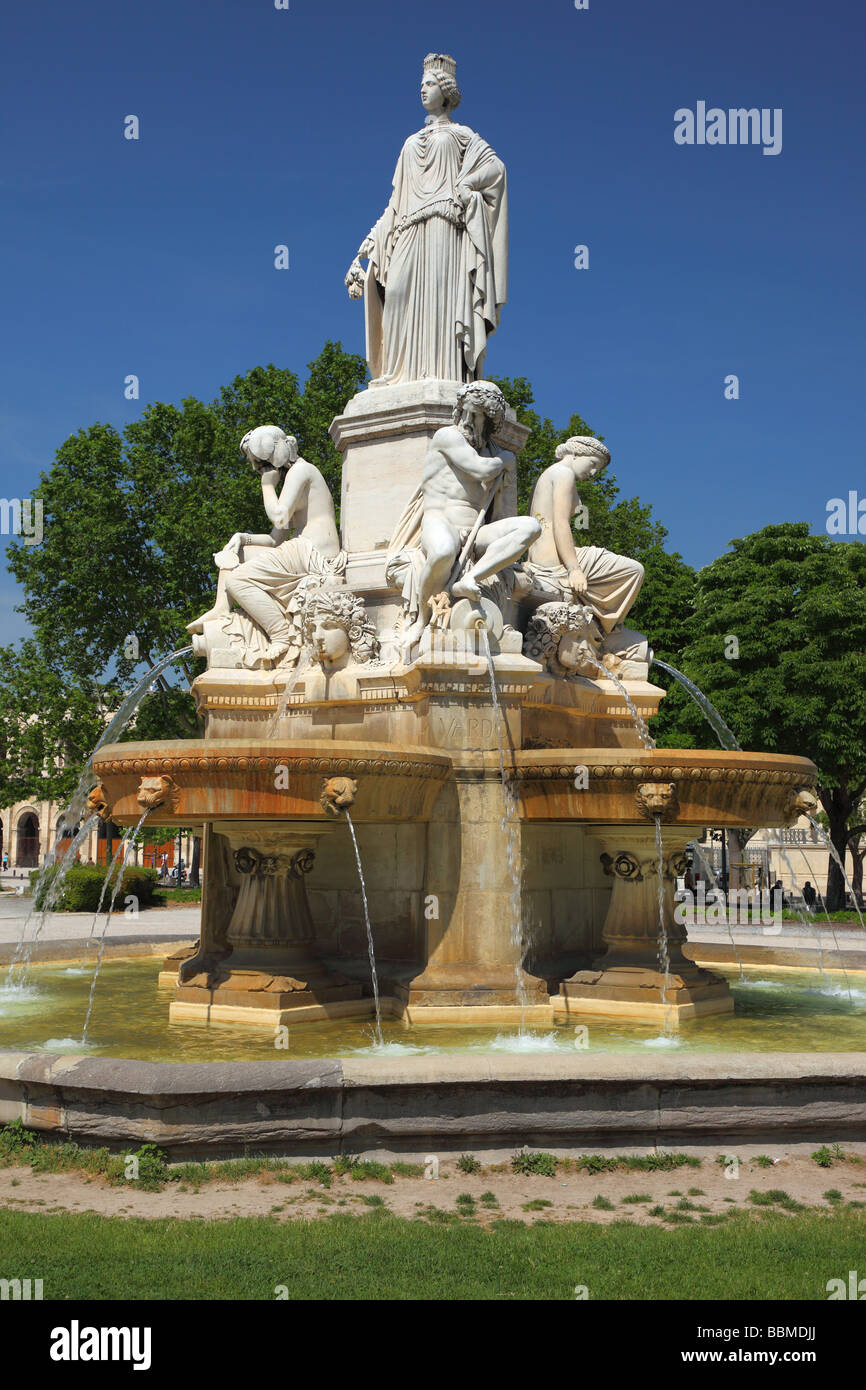 Fontaine Nimes Languedoc-Rousillon France Banque D'Images