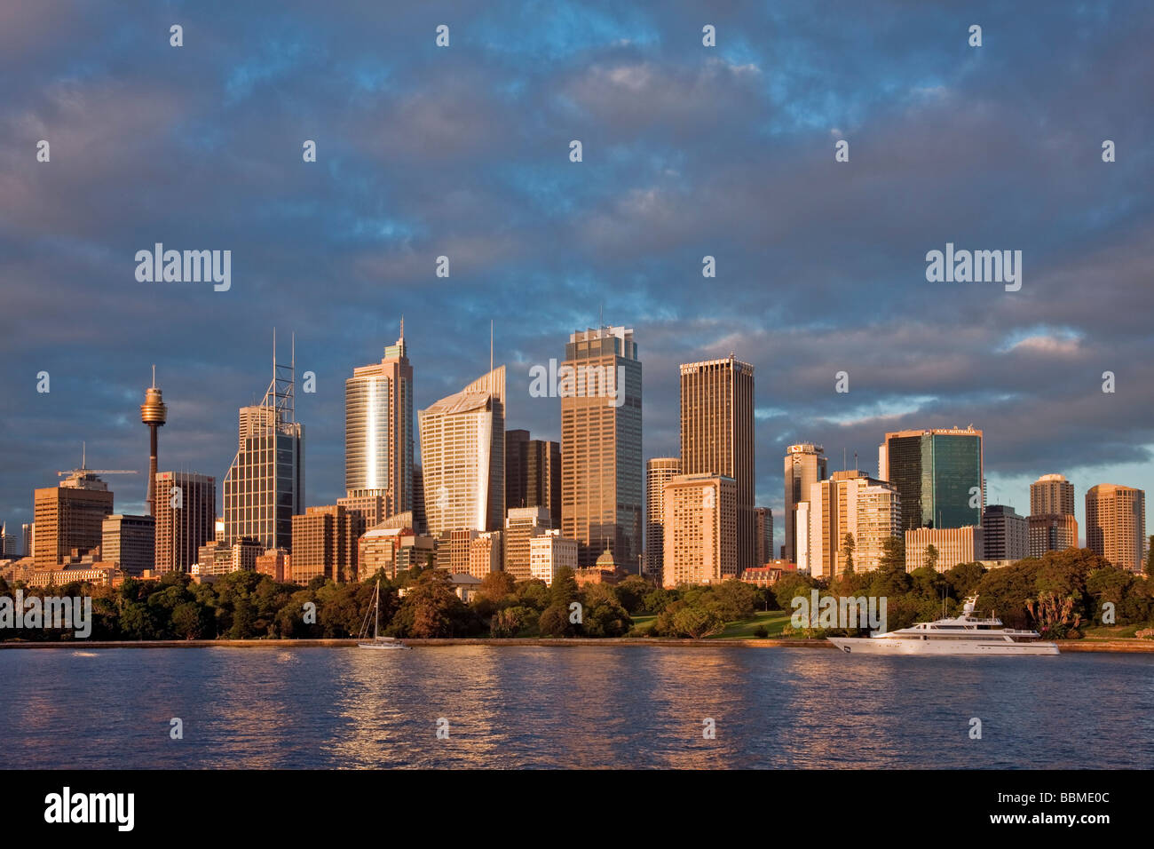 Australie Nouvelle Galles du Sud. Sydney City skyline au lever du soleil. Banque D'Images