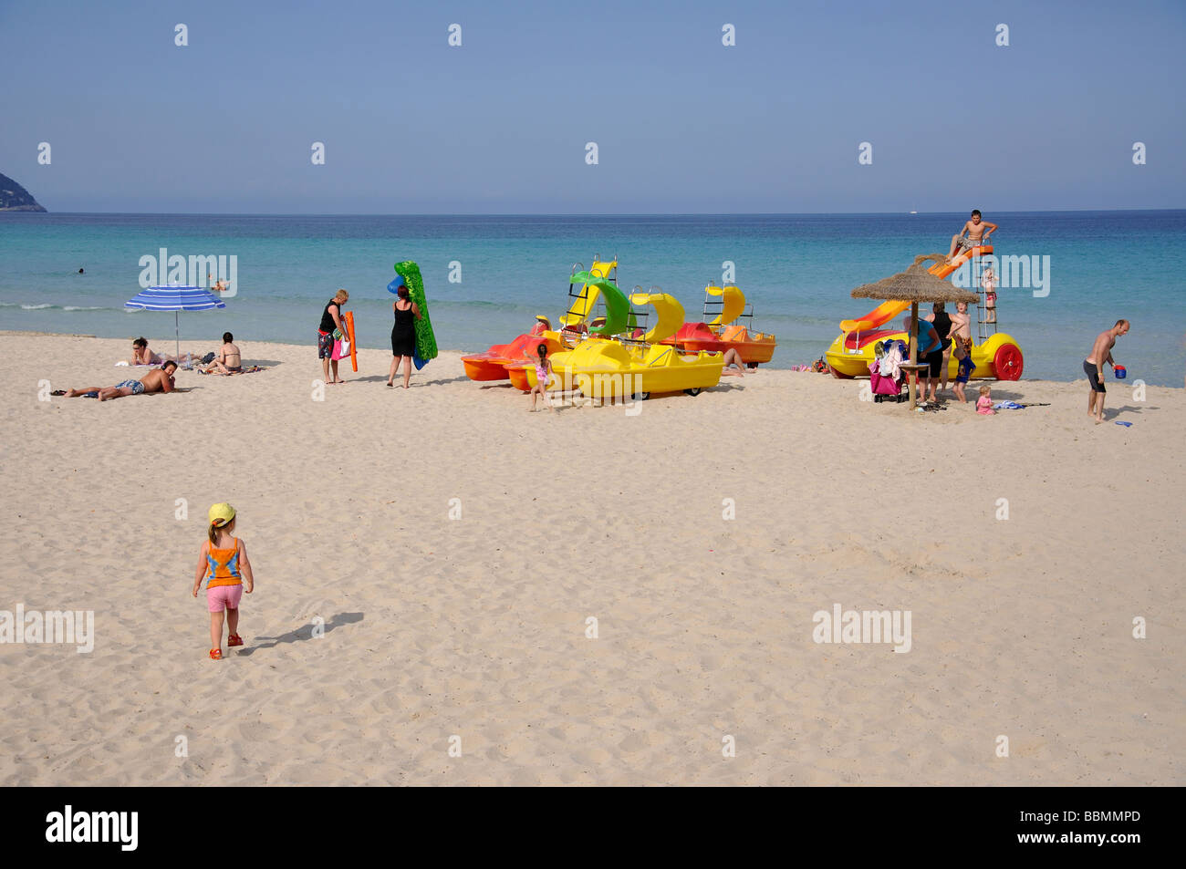 Vue sur la plage, Cala Millor, Sant Llorenç des Cardassar Municipalité, Majorque, Îles Baléares, Espagne Banque D'Images