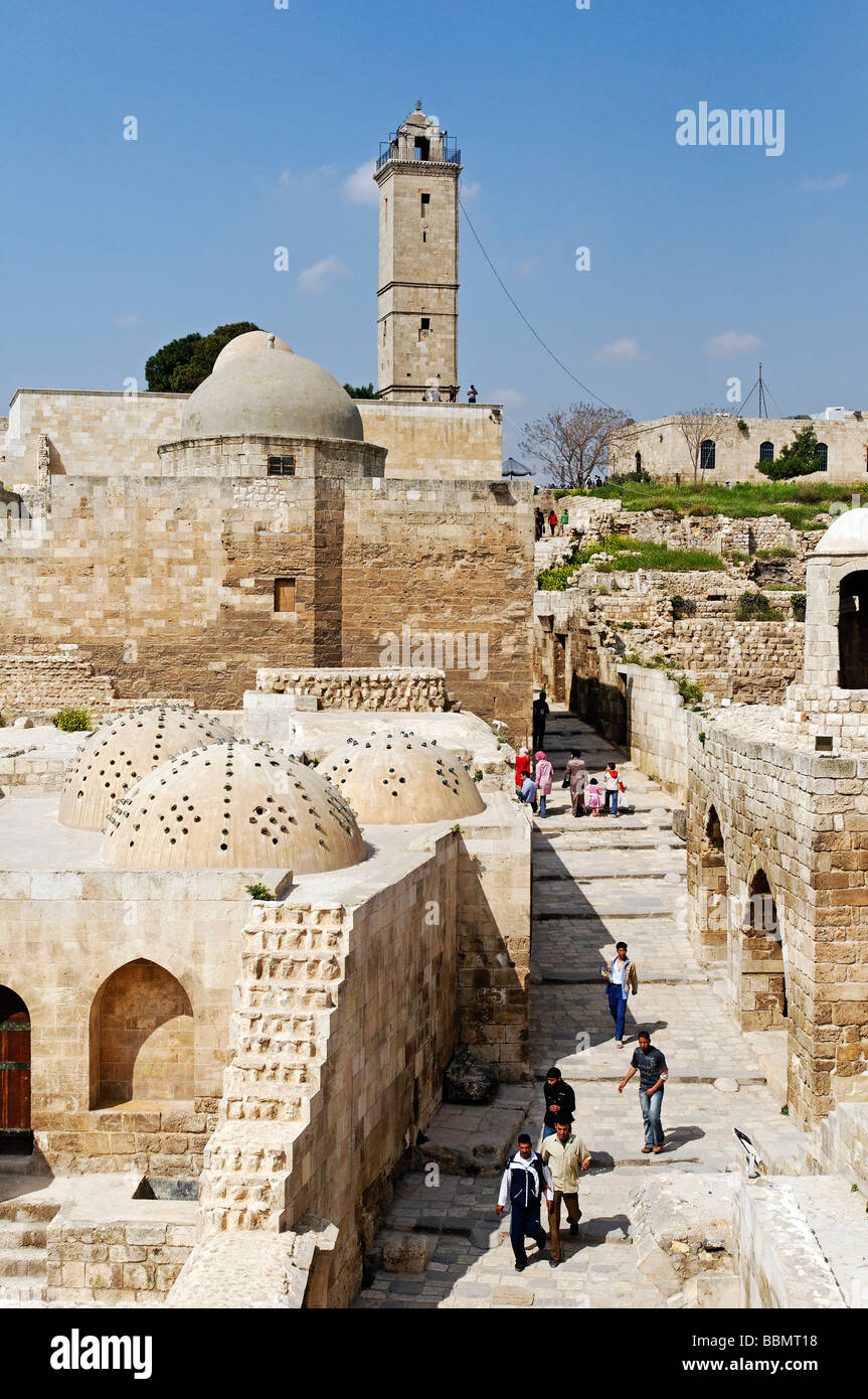 Minaret sur la colline de la citadelle, d'Alep, en Syrie, au Moyen-Orient, en Asie Banque D'Images