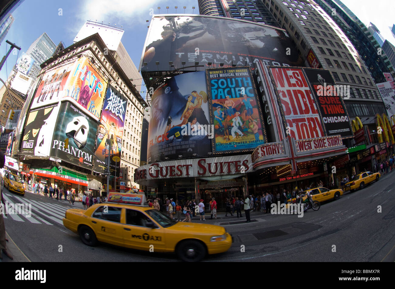 Des panneaux publicitaires de Times Square sur Broadway publicité Vendredi 22 mai 2009 Frances M Roberts Banque D'Images