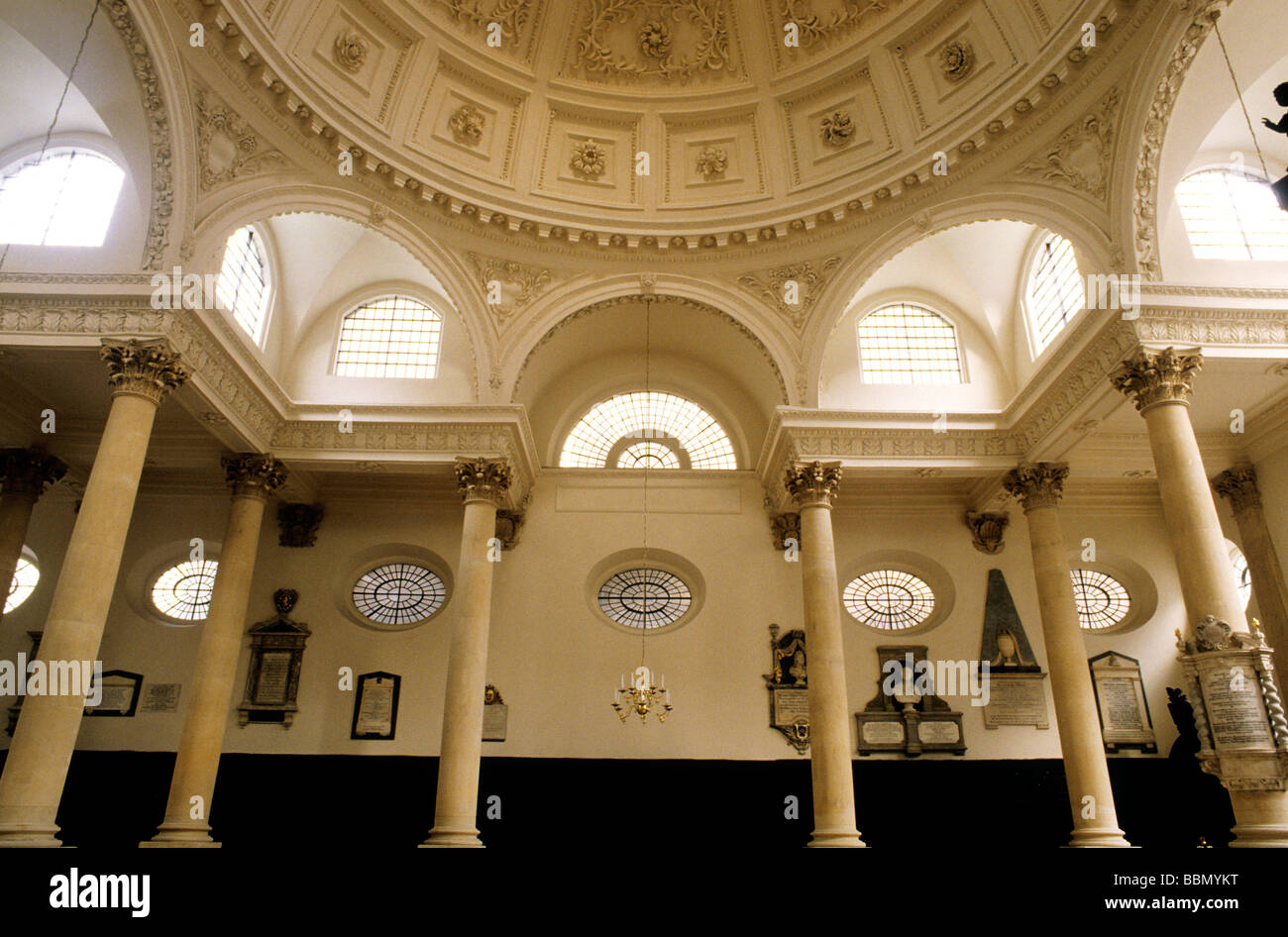 St Stephen Walbrook intérieur de l'église Ville de London 17 centrury dôme architecture anglaise, Sir Christopher Wren architecte Banque D'Images