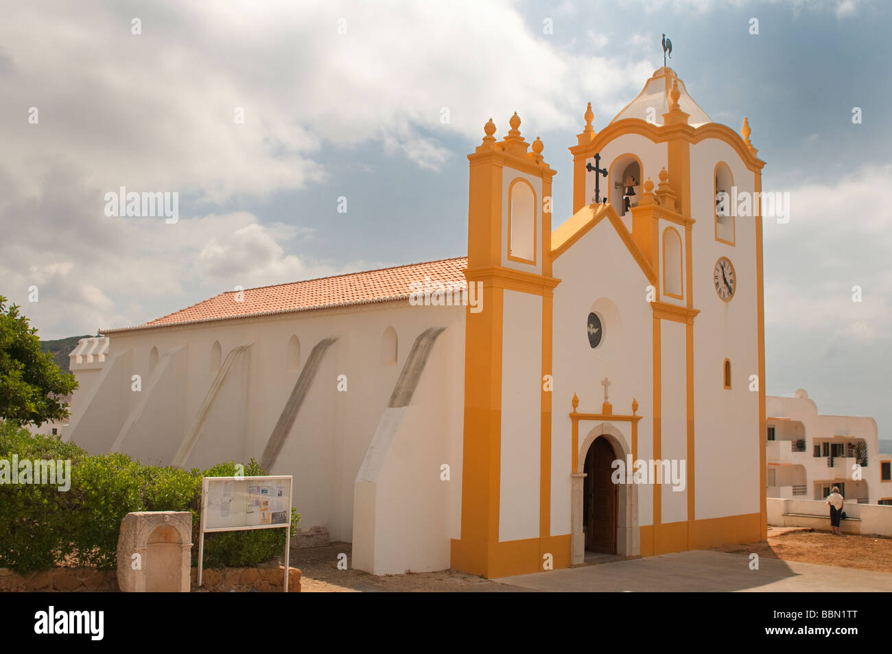 L'église anglicane Saint Vincent à Praia da Luz Algarve Banque D'Images