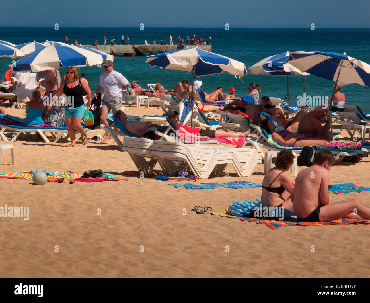 La plage Albufeira Algarve Portugal Banque D'Images