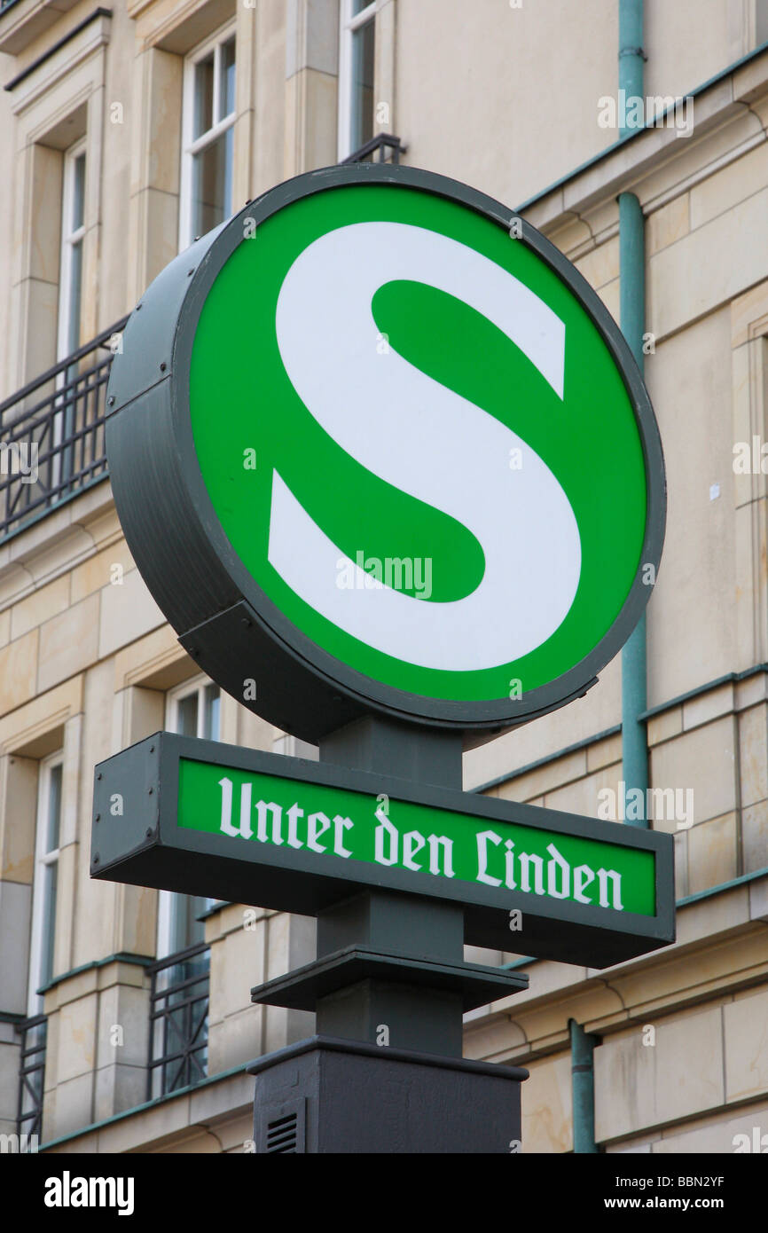 La gare de Communter, Unter den Linden, Berlin, Germany, Europe Banque D'Images