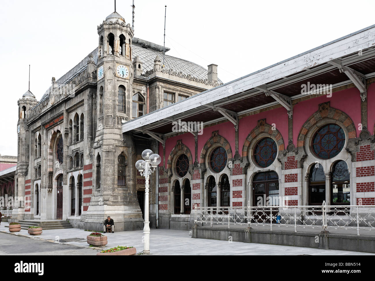 La gare de Sirkeci, ottomane bâtiment art nouveau, l'ancienne gare d'arrêt de l'Orient Express, Istanbul, Turquie Banque D'Images