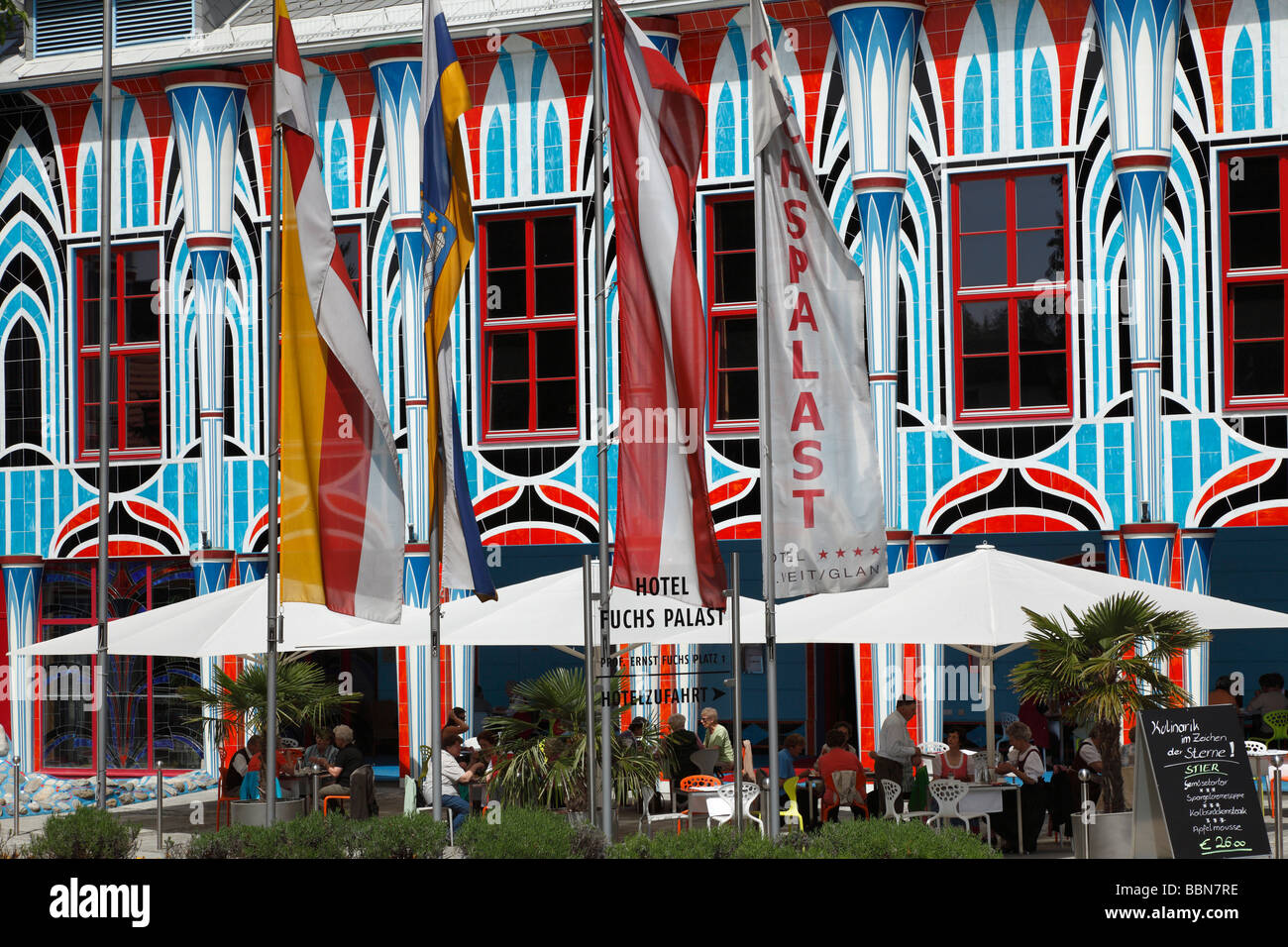 Hotel Fuchspalast, conçu par Ernst Fuchs, Sankt Veit an der Glan, Carinthie, Autriche, Europe Banque D'Images