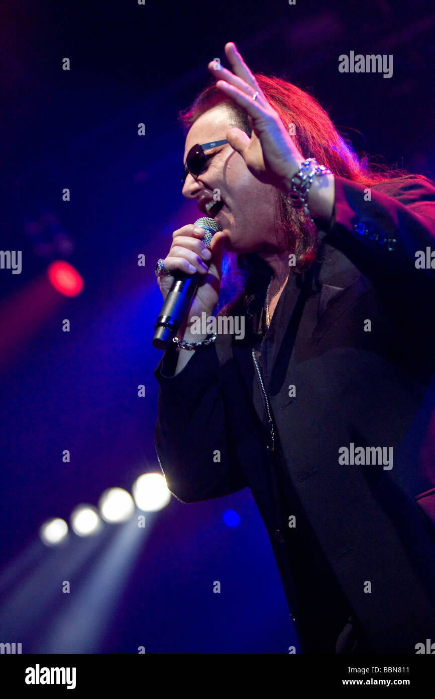 Geoff Tate chanteur du groupe de metal progressif américain Queensryche live au Rock Sound Festival à Basel, Suisse, Europe Banque D'Images