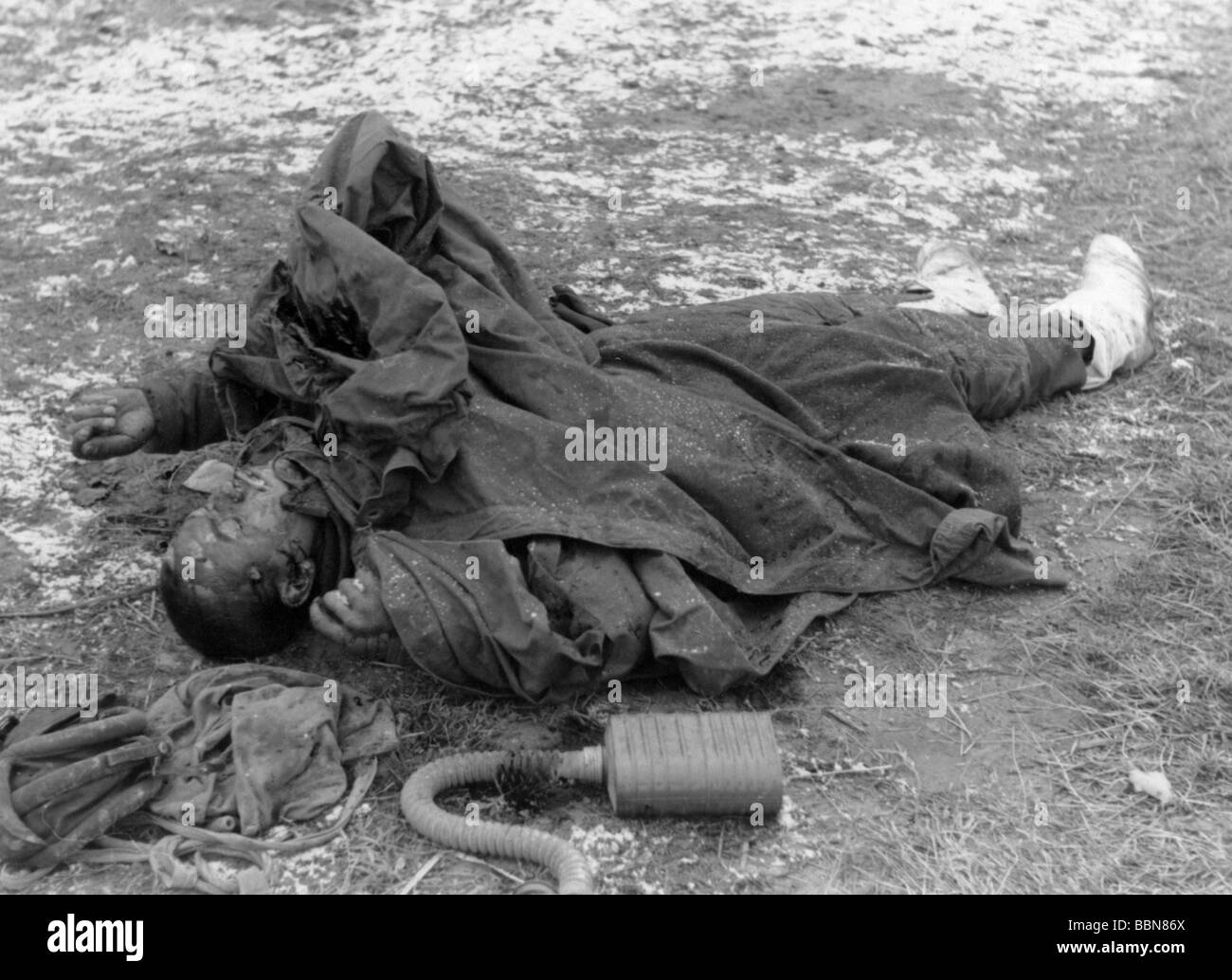 Événements, seconde Guerre mondiale / seconde Guerre mondiale, Russie, soldats tombés / corps morts, soldat soviétique tombé, vers 1942, Banque D'Images