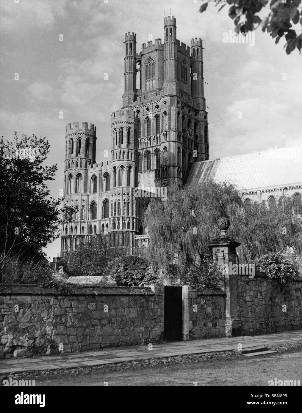 Géographie / voyage, Grande-Bretagne, Ely, églises, la cathédrale de la Sainte Trinité et Indivise d'Ely, vue extérieure, vers 1960, Banque D'Images