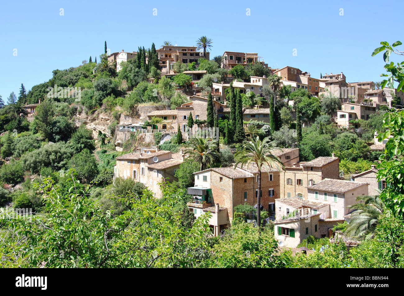 Village perché de Deia, municipalité de Deia, Mallorca (Majorque), Iles Baléares, Espagne Banque D'Images