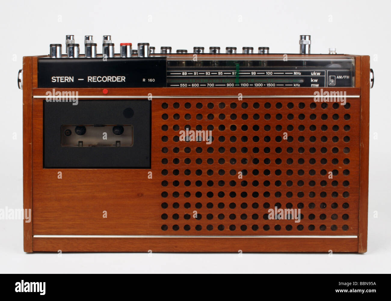 Broadcast, radio, radio, radio, radio cassette enregistreur R 160-10, fabriqué par VEB Stern-radio Berlin, GDR, 1972, historique, XXe siècle, Allemagne de l'est, Allemagne de l'est, DDR, radio set, technique, design par Volker Häusser, Zentrales Gestaltungsbureau RFT Leipzig, portable, électronique domestique, années 1970, 70, découpe, Banque D'Images