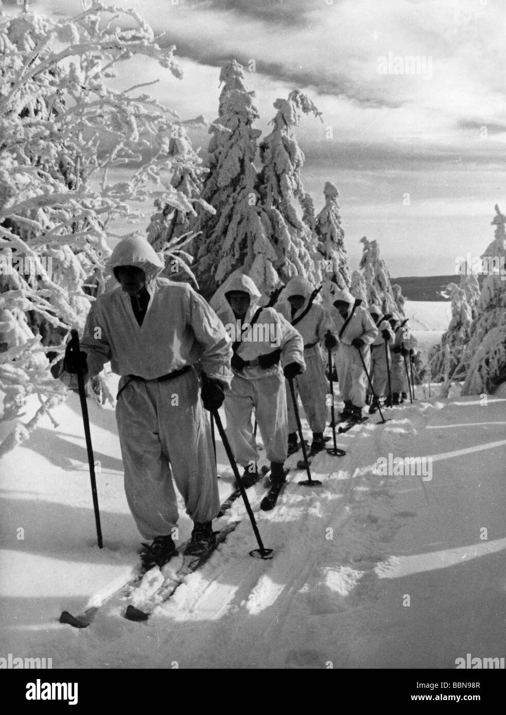 Militaire, Allemagne de l'est, Armée populaire nationale, Forces terrestres, entraînement d'hiver à Oberwiesenthal, Erzgebirge, 2.2.1961, Banque D'Images