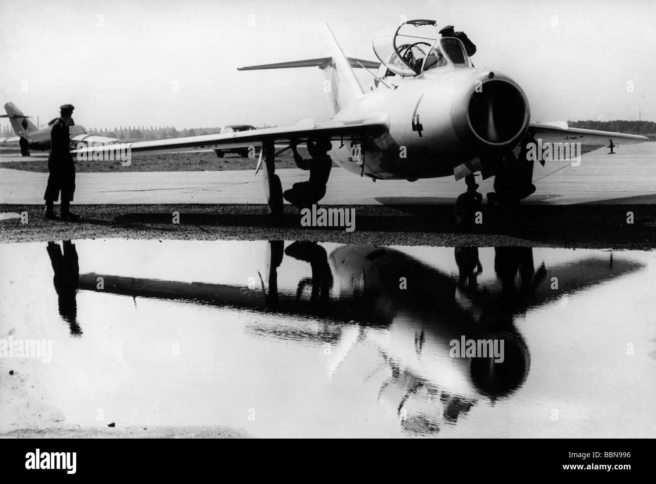 Militaire, Allemagne de l'est, Forces aériennes/Défense aérienne, avion de chasse Mikoyan-Gurévich MIG-15 'Fagot', 2.2.1961, , Banque D'Images