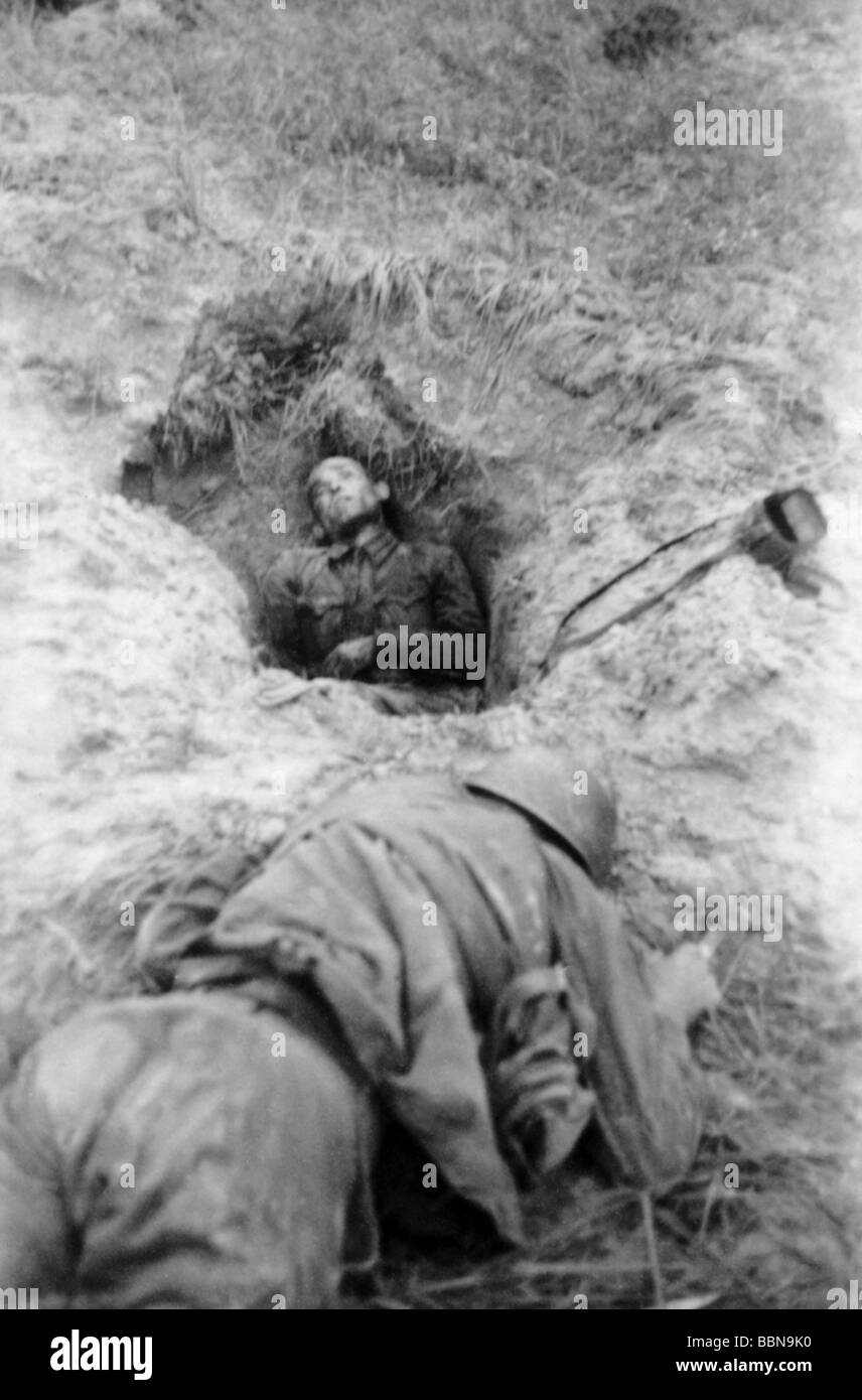Événements, seconde Guerre mondiale / seconde Guerre mondiale, Russie, soldats tombés / corps morts, soldats soviétiques tombés, juillet 1941, Banque D'Images