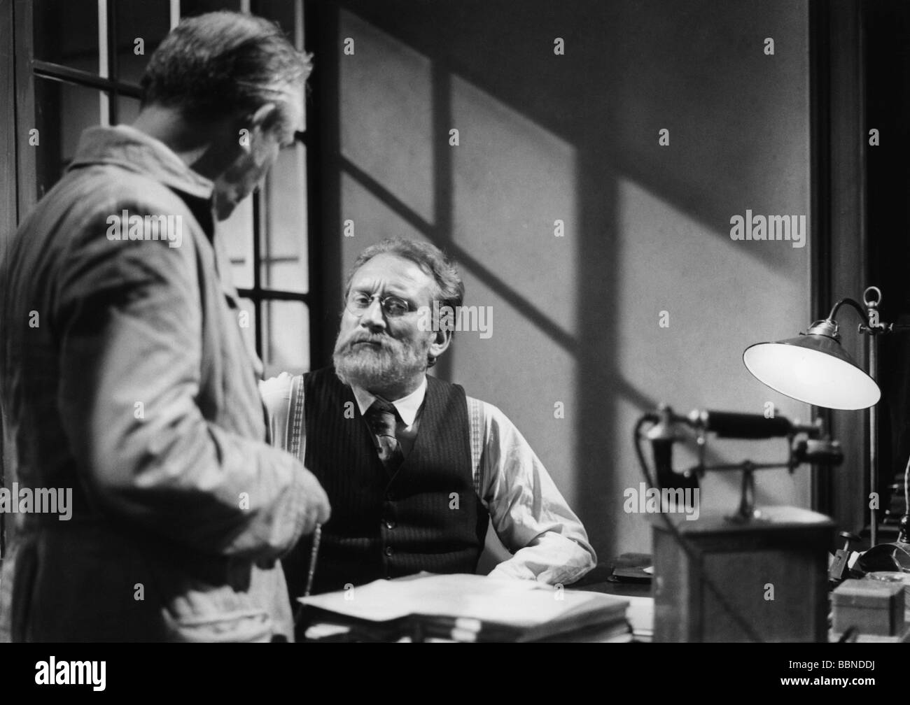 « Munich film République soviétique" (Die Münchner Räterepublik), DEU 1971, l'épisode 1 'Kurt Eisner - entre la démocratie et la dictature", directeur : Hellmuth Ashley, scène avec : Dieter Eppler (Erich Muehsam Permissions-Neccessary-tiers), Banque D'Images