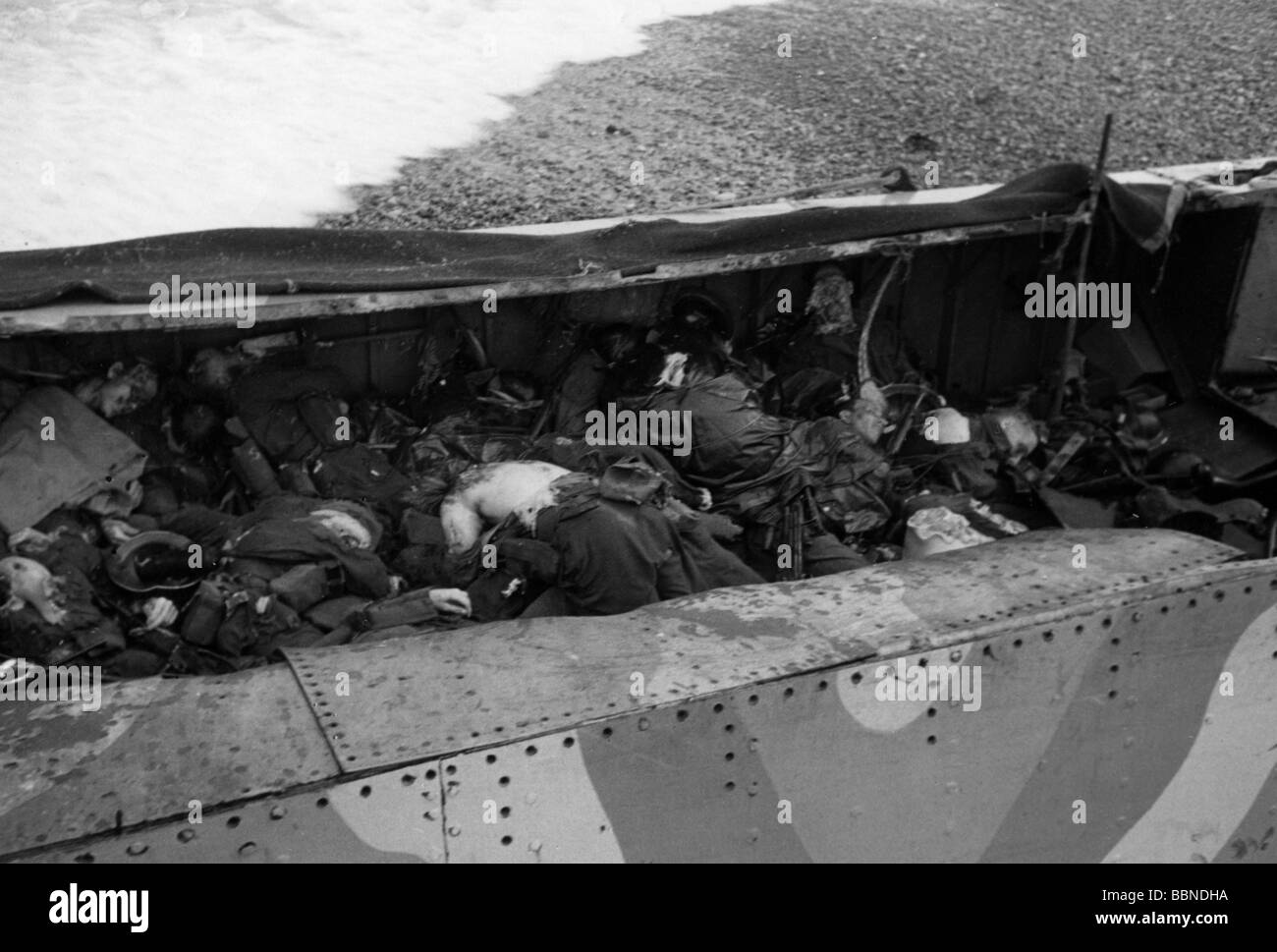 Événements, deuxième Guerre mondiale / seconde Guerre mondiale, France, Dieppe, 19.8.1942, débarquer avec 56 soldats canadiens morts après un tir d'artillerie directe, Banque D'Images