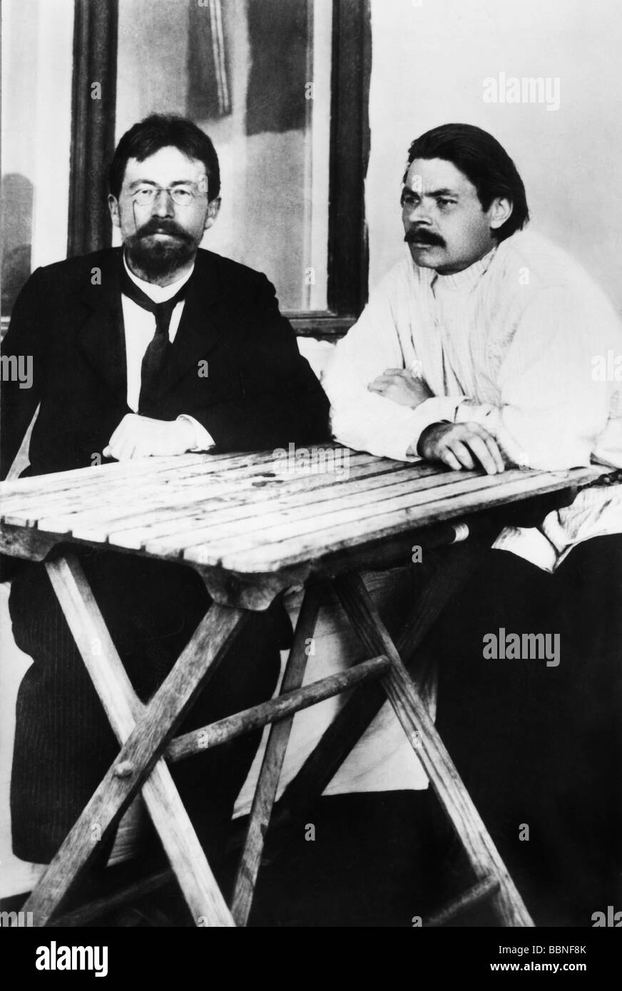 Chekhov, Anton, 29.1.1860 - 15.7.1905, auteur/écrivain russe, demi-longueur, avec Maxim Gorky, vers 1900, Banque D'Images