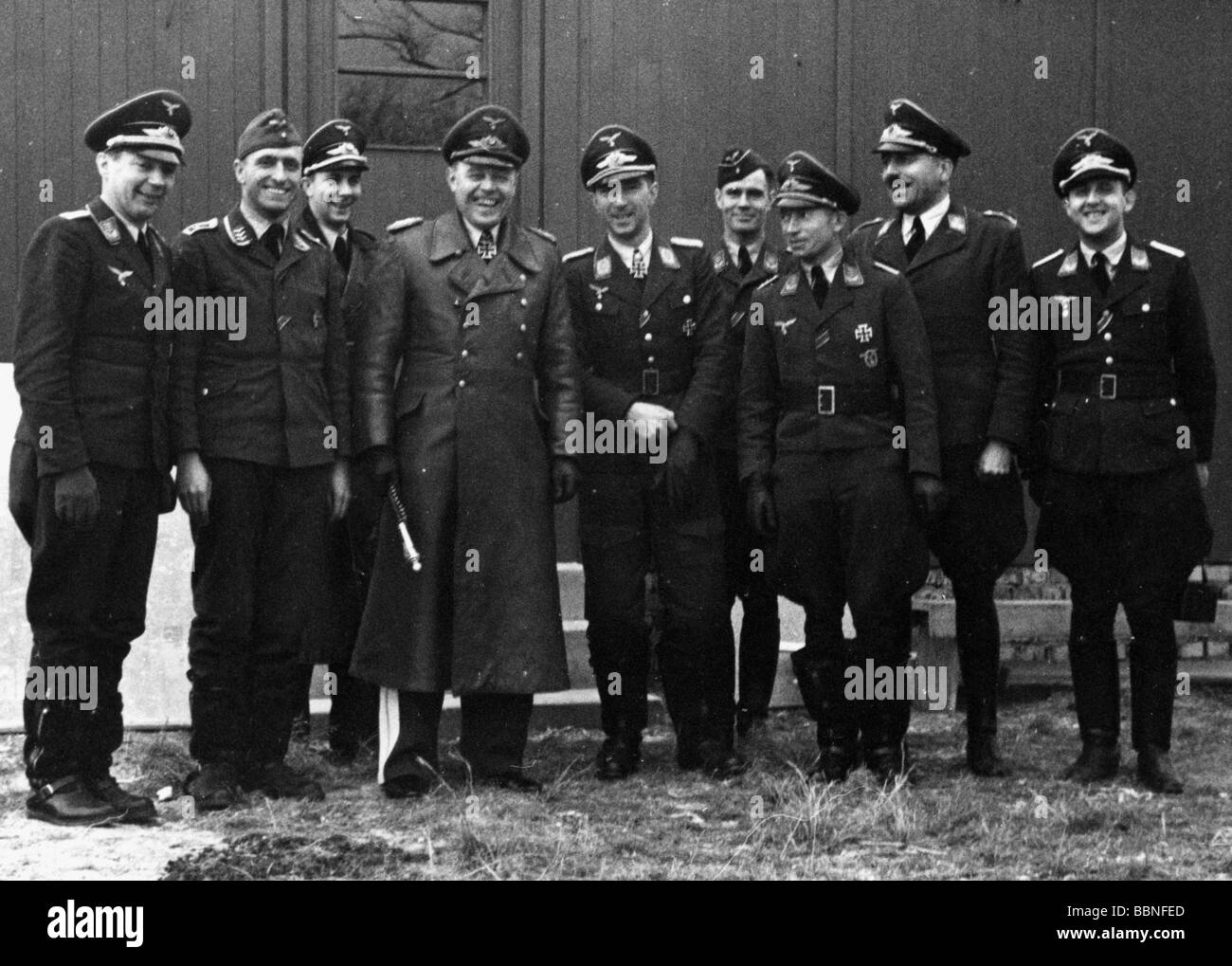 Kesselring, Albert 30.11.1885 - 16.7.1960, Général Allemand, Commandant De Luftflotte 2 (Air Fleet 2) 1940 - 1943, Visite De La 51ème Escadre Fighter (Jagdgeschwader 51), France Du Nord, Septembre 1940, Banque D'Images Kesselring, Albert 30.11.1885 - 16.7.1960, Général Allemand, Commandant De Luftflotte 2 (Air Fleet 2) 1940 - 1943, Visite De La 51ème Escadre Fighter (Jagdgeschwader 51), France Du Nord, Septembre 1940, Banque D'Images