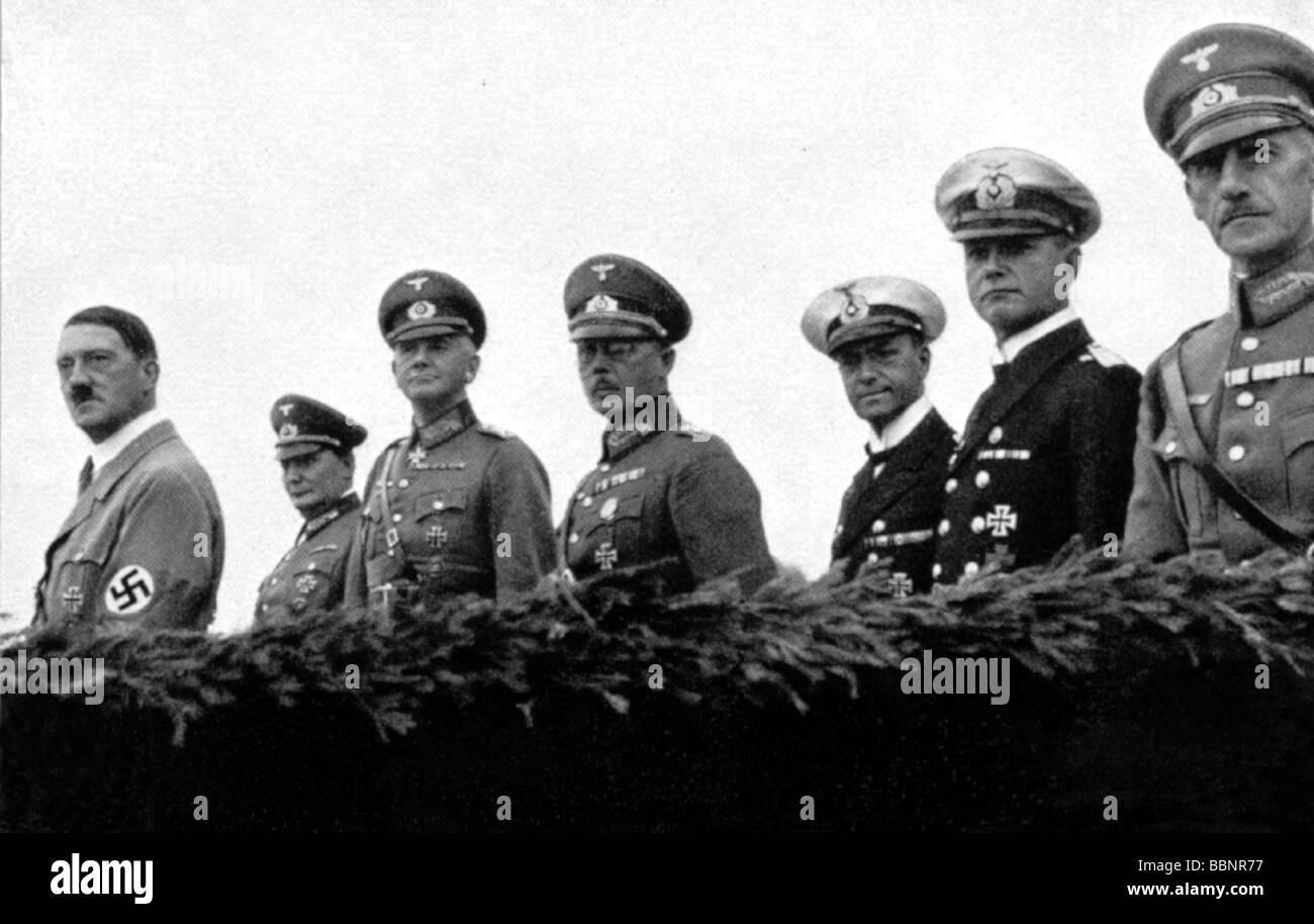 Nazisme / Socialisme National, Rassemblements De Nuremberg, 'Reichsparteitag Der Freiheit', 10. - 16.9.1935, Adolf Hitler et les commandants en chef de la Wehrmacht sur la tribune, Banque D'Images