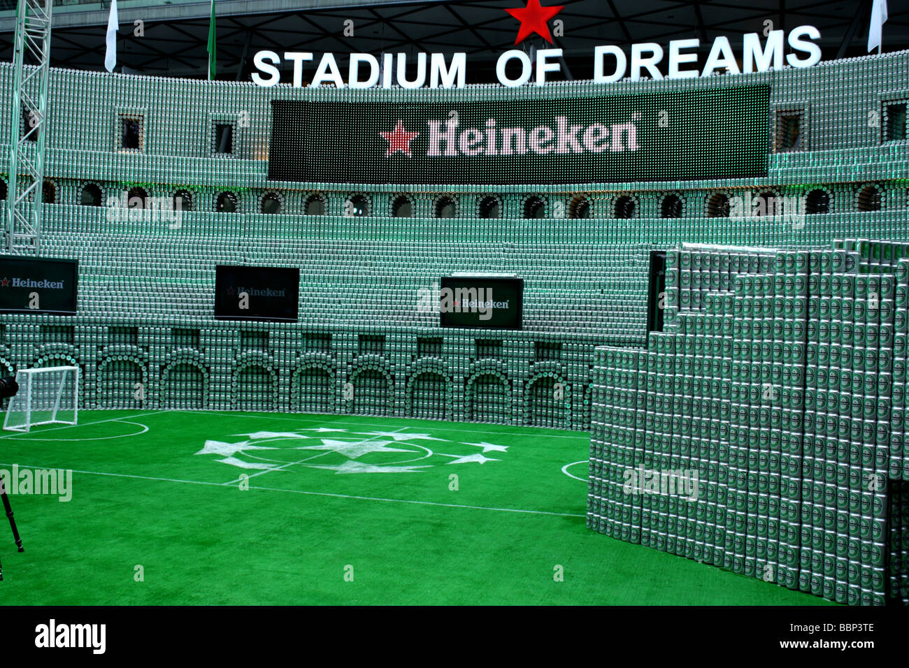 Heineken , le stade des rêves campagne au complexe commercial Central World  , Bangkok , Thaïlande Photo Stock - Alamy