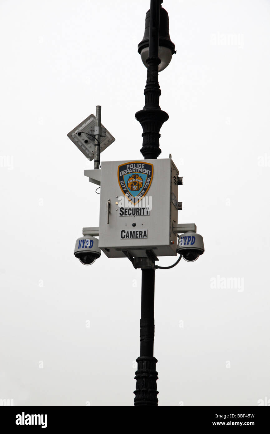 Un département de la Police de New York caméra de sécurité sur Central Park West, New York, à proximité de l'immeuble Dakota. Banque D'Images