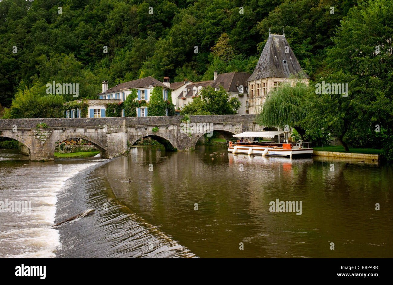 La rivière Drone à Brantome, dans le nord de la Dordogne Photo Stock - Alamy