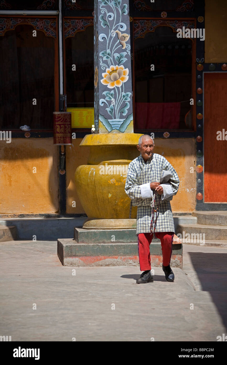 Prier la prière de l'homme tenue à Tashi Chho Dzong, Thimphu, Bhoutan Asie Banque D'Images