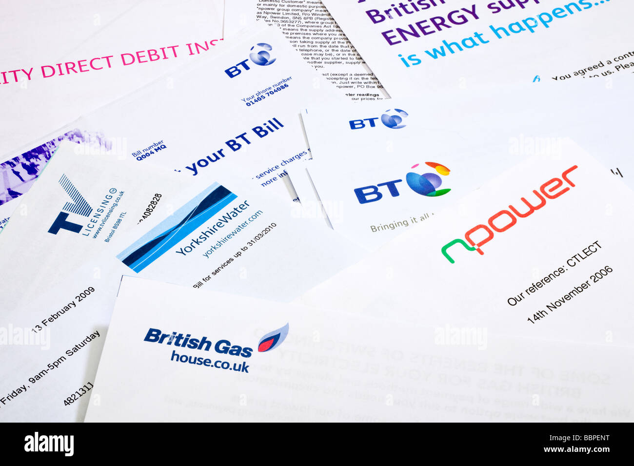 Groupe de papier domestique d'énergie de chauffage des ménages et les factures de services UK Banque D'Images