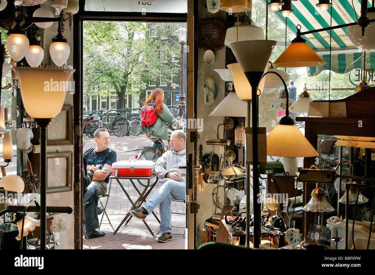 Fenêtre d'AFFICHAGE D'UNE ANCIENNE Boutique de luminaires, 'TRUNNERTJE', Amsterdam, Pays-Bas Banque D'Images