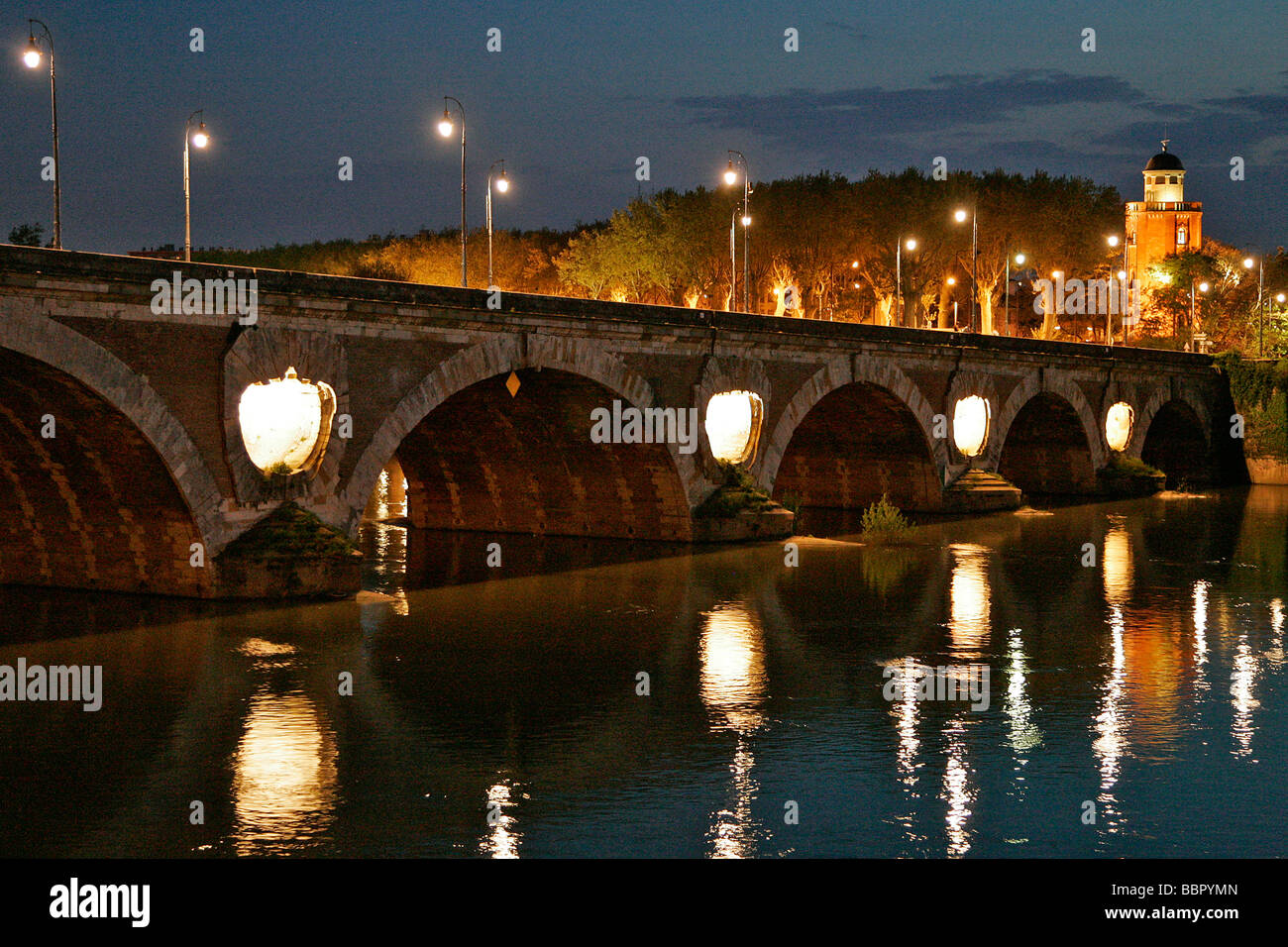 Vue SUR LE PONT-NEUF ET LA GARONNE, GALERIE DU CHÂTEAU D'EAU, TOULOUSE, HAUTE-GARONNE (31), FRANCE Banque D'Images