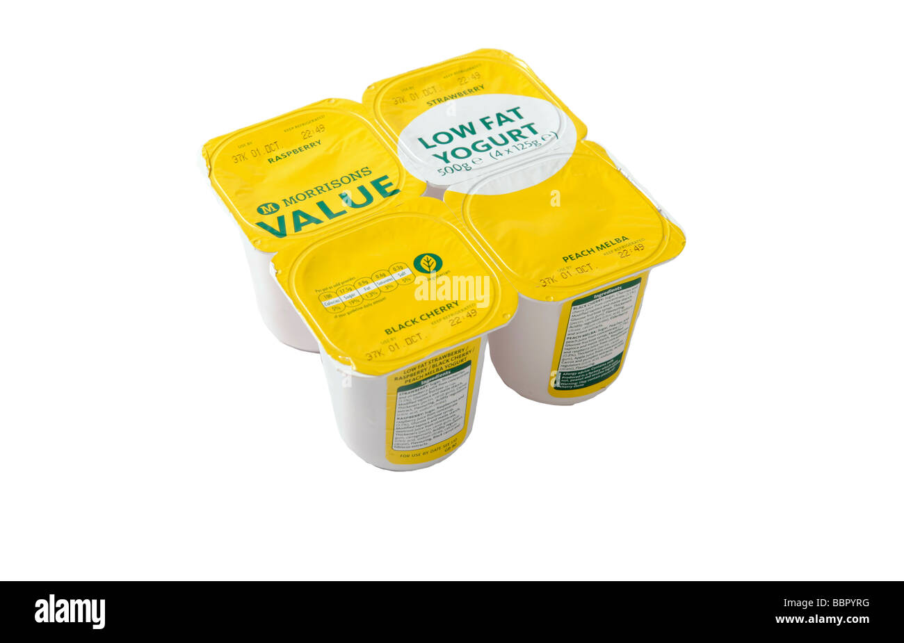 Un pack de quatre valeur budget du yogourt faible en gras pour supermarché Morrisons Banque D'Images