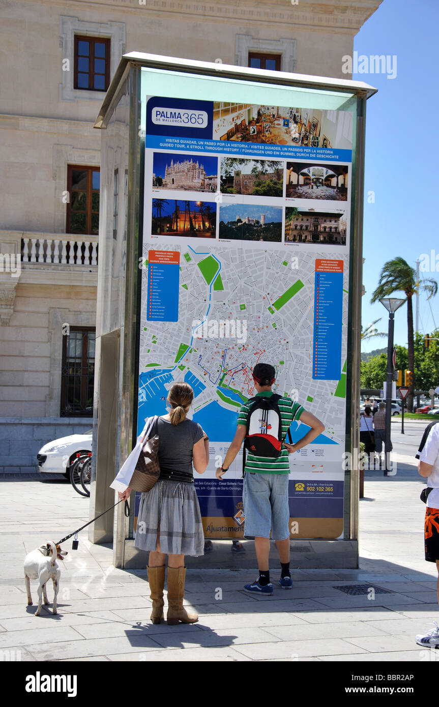 Plan de la ville et de l'information point, Palma de Majorque, Palma de Majorque, municipalité, Iles Baléares, Espagne Banque D'Images