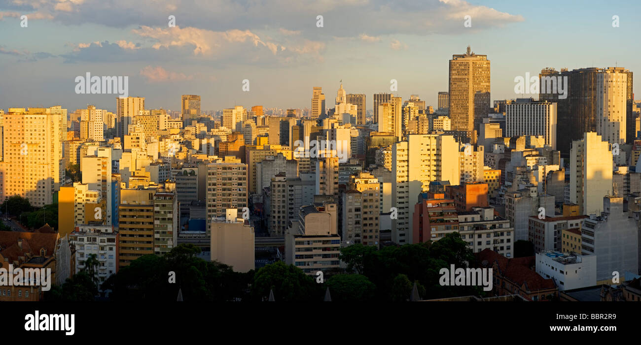 Crépuscule dans la ville de Sao Paulo Brésil Banque D'Images