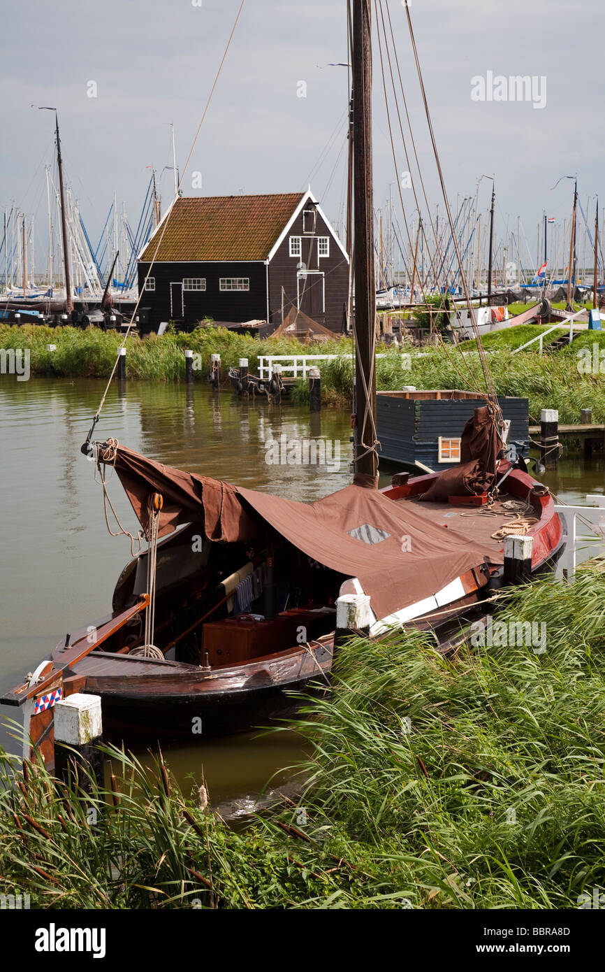 Bateau de pêche traditionnel de village Zuiderzeemuseum Enkhuizen Pays-Bas Banque D'Images